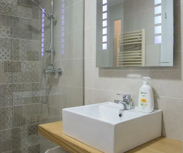 Sunny November 아파트